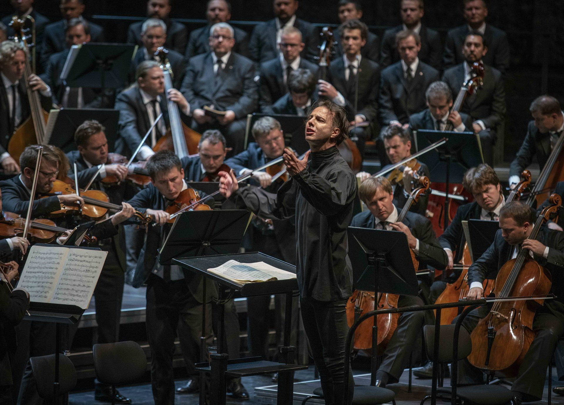 Теодор Курентзис. Оркестр MusicAeterna