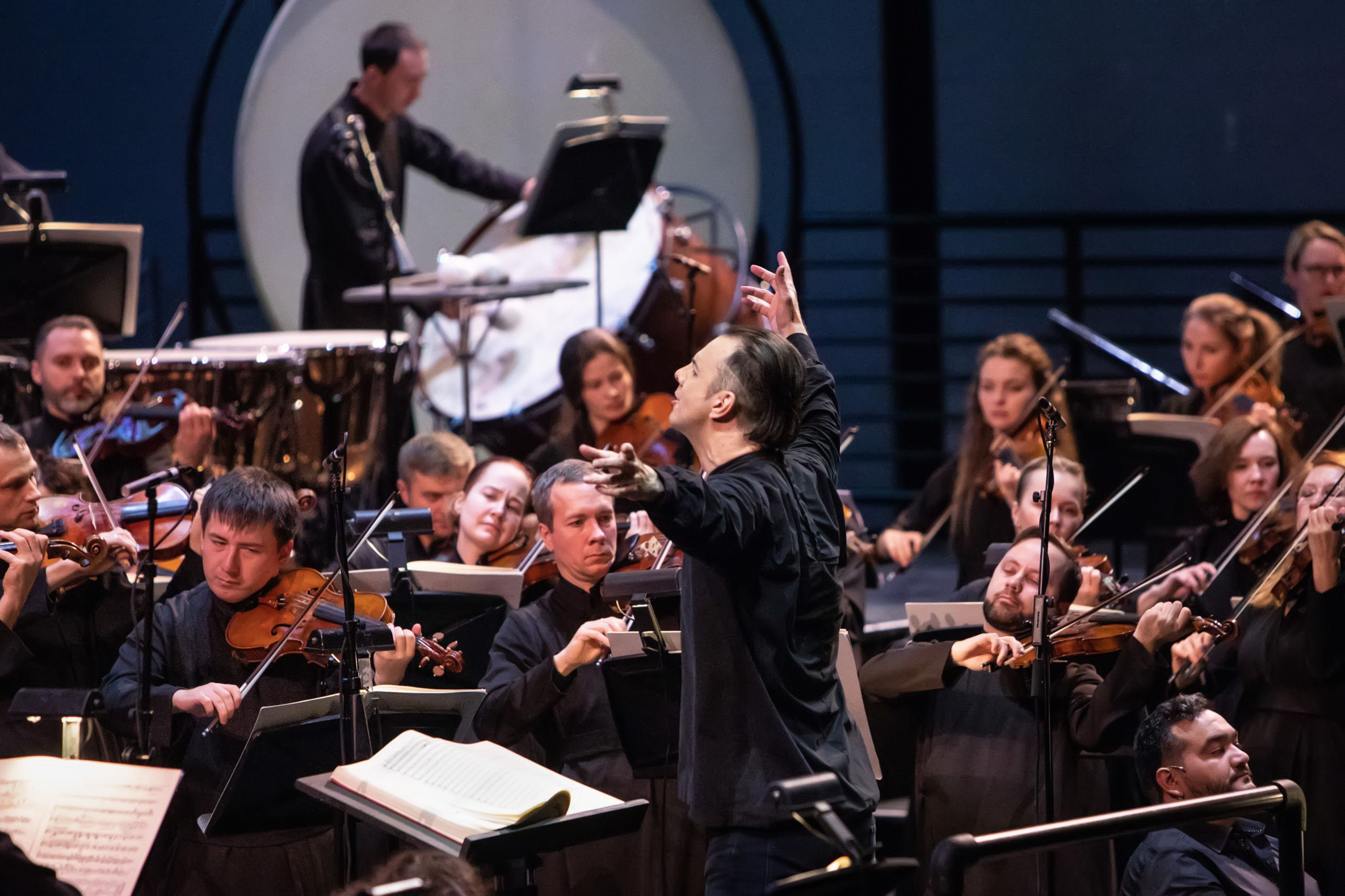 Теодор Курентзис. Оркестр MusicAeterna